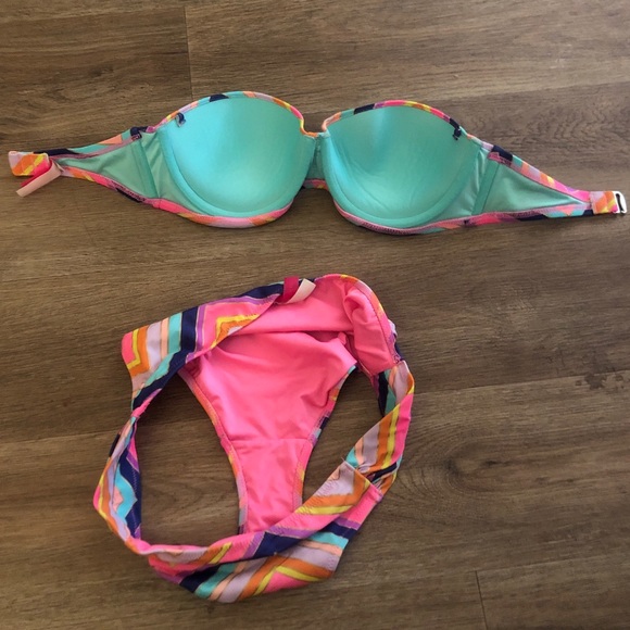 Victoria’s Secret Rainbow Chevron Bikini. - Picture 14 of 14